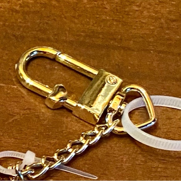 🌹Betsey Johnson card wallet with clip and Zipped Compartment🌹 NWT - Picture 6 of 6